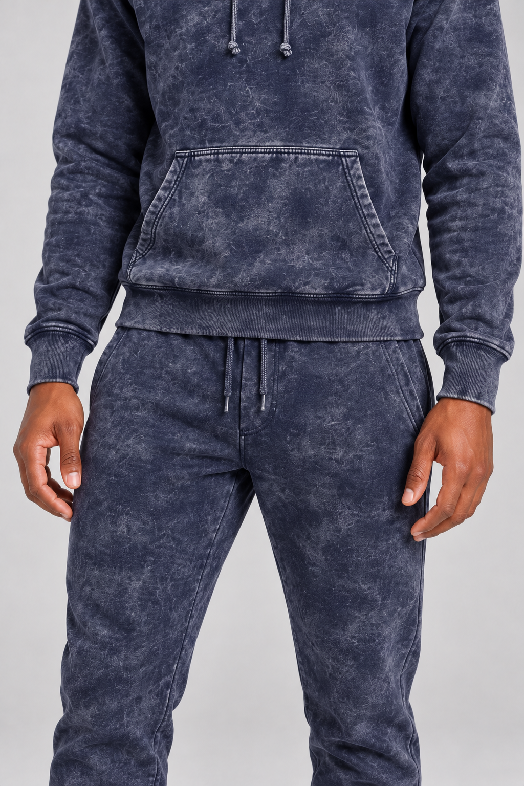 s-s-streetwear-900h-70-30-300gsm-8-85oz-hoodie | Cloud Navy | model detail close-up
