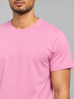h1009-blended-cotton-polyester-unisex-t-shirt | Pink | model detail close-up