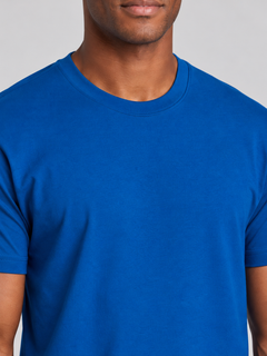 h1009-blended-cotton-polyester-unisex-t-shirt | Royal Blue | model detail close-up