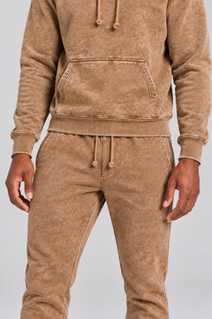 s-s-streetwear-900h-70-30-300gsm-8-85oz-hoodie | Camel | model detail close-up
