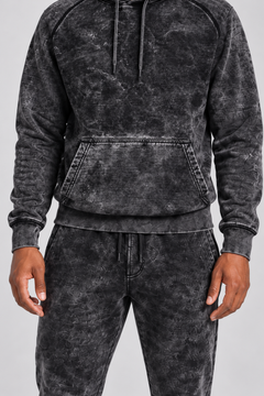 s-s-streetwear-900h-70-30-300gsm-8-85oz-hoodie | Cloud Black | model detail close-up